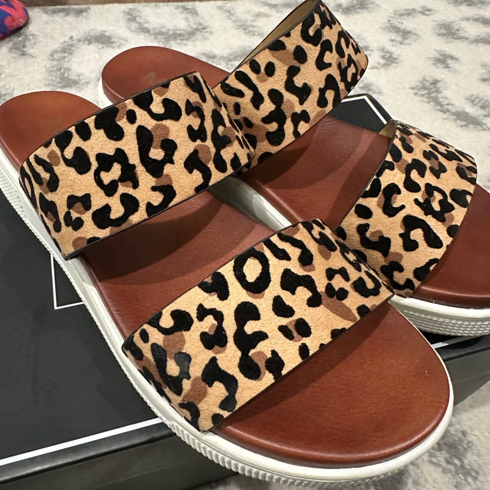 Mia Shoes Brown and Black Sandals with Leopard Print